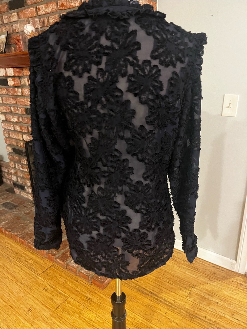 Alberto Makali $150 floral appliqué sheer blouse - Picture 3 of 4